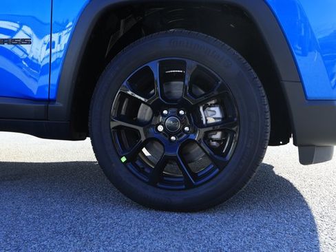 New 2026 Jeep Compass Latitude image 5