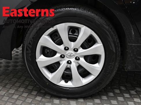 Used 2025 Toyota Corolla LE image 30