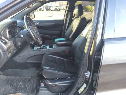 Used 2021 Jeep Grand Cherokee Laredo X AWD/4WD image 5