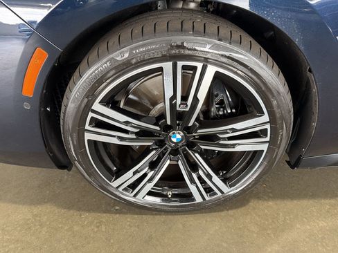 Used 2024 BMW 740i w/ Premium Package 2 RWD image 11
