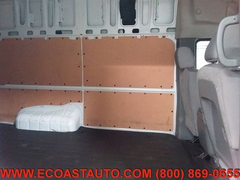 Used 2019 Nissan NV 2500 SV image 14