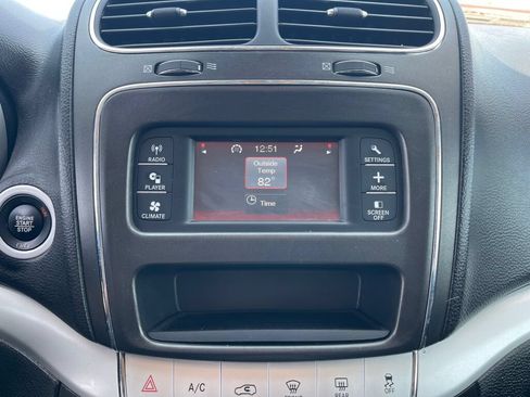 Used 2019 Dodge Journey SE FWD image 10
