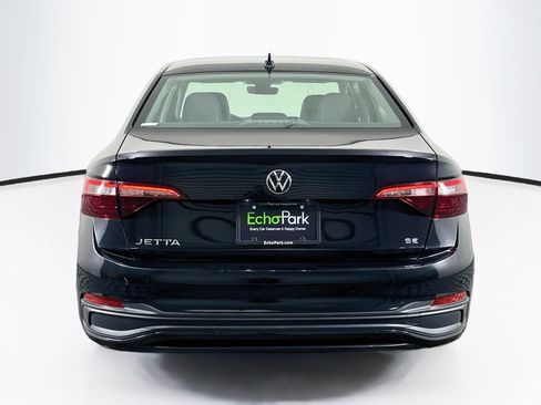 Used 2024 Volkswagen Jetta SE FWD image 7