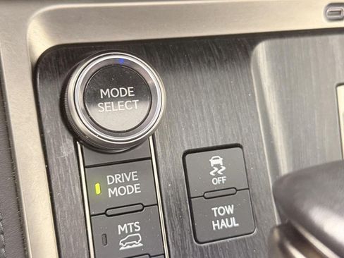 Used 2024 Lexus GX 550 AWD/4WD image 19