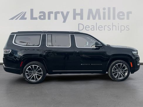 Used 2023 Jeep Grand Wagoneer Series III image 6