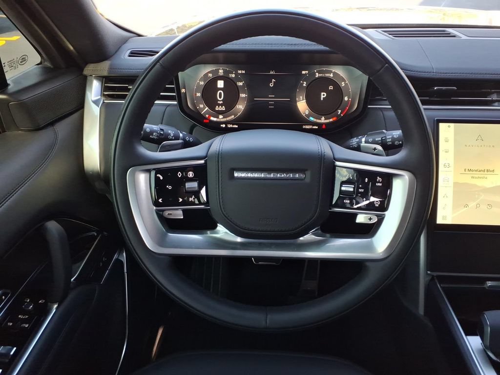 Certified 2026 Land Rover Range Rover SE AWD/4WD image 16
