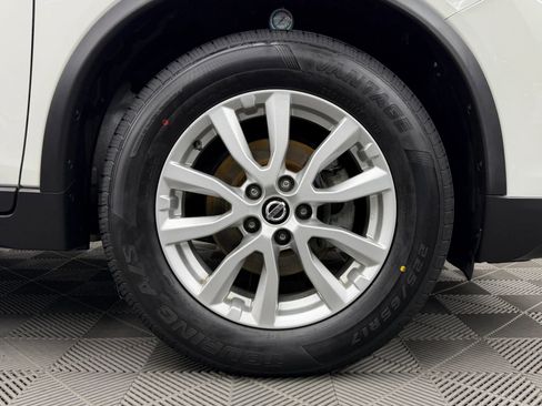 Used 2020 Nissan Rogue SV image 26