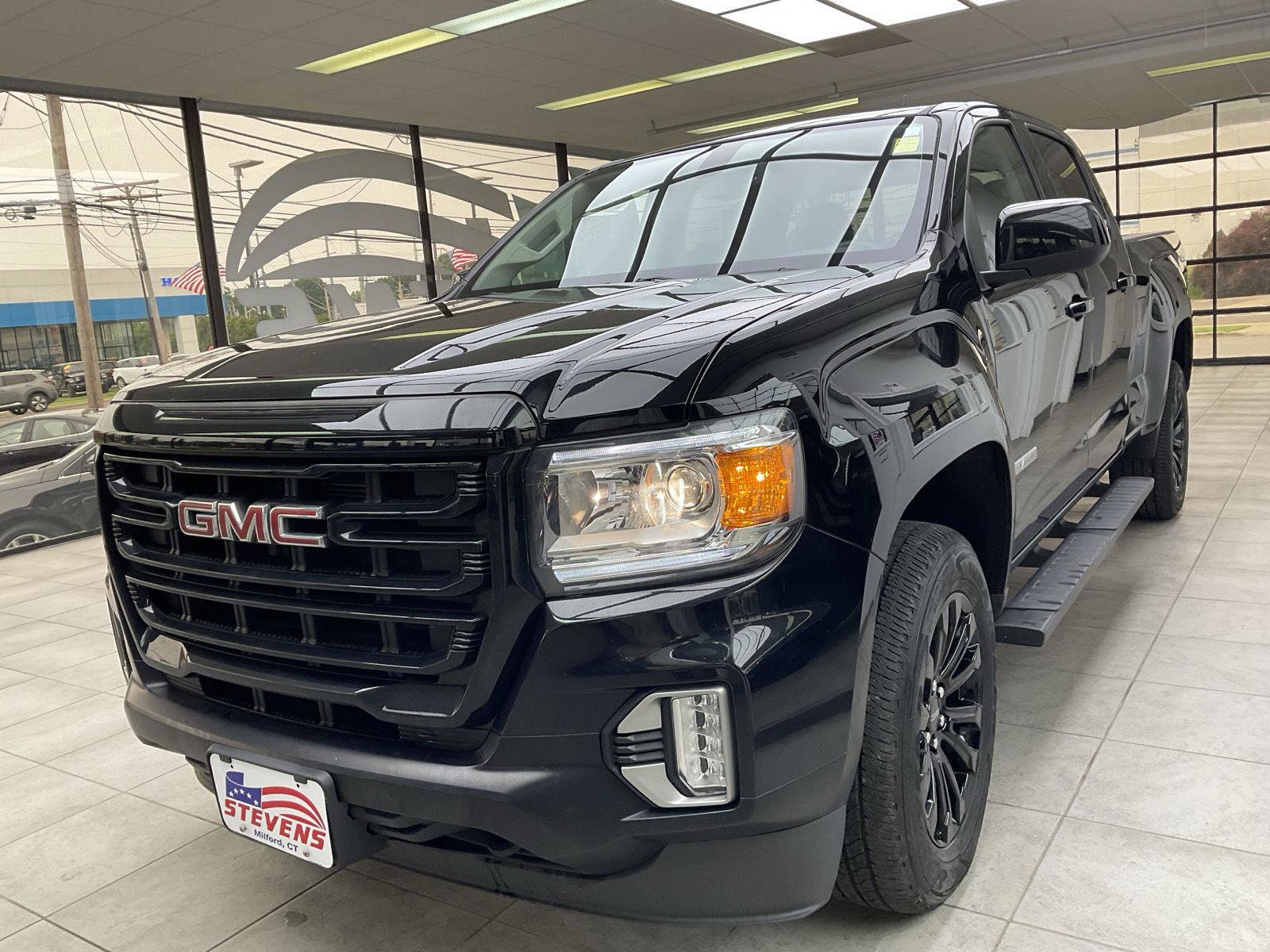 Used 2022 GMC Canyon Elevation w/ Elevation Premium Package AWD/4WD image 3