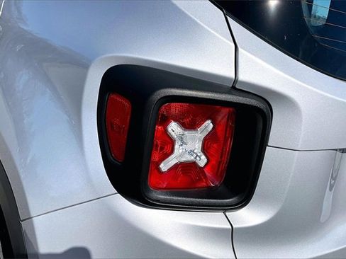 Used 2016 Jeep Renegade Sport w/ Power & Air Group image 20