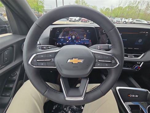 New 2025 Chevrolet Equinox LT w/ Convenience Package II image 11