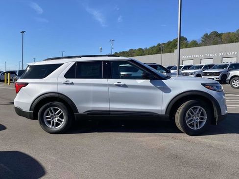 New 2026 Ford Explorer Active image 2