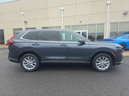 Used 2025 Honda CR-V EX image 4