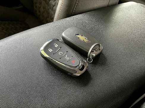 Used 2024 Chevrolet Equinox LT image 32