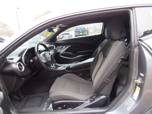 Used 2019 Chevrolet Camaro LT image 17