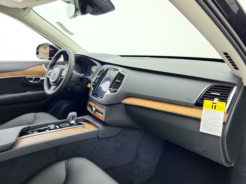 New 2025 Volvo XC90 B6 Plus w/ Protection Package Premier image 17