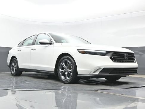 Used 2023 Honda Accord EX image 27