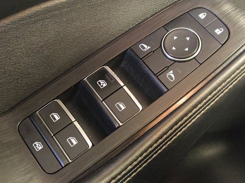 Used 2023 Nissan Rogue Platinum image 27