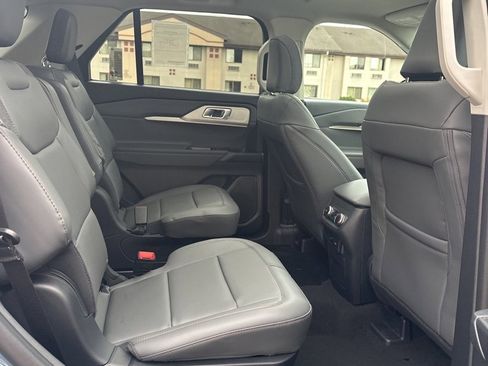 New 2026 Ford Explorer Active w/ Active Comfort Package image 12