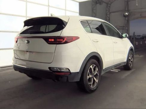 Used 2020 Kia Sportage LX FWD image 2