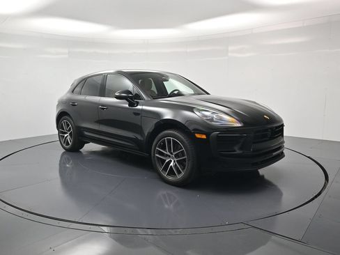 Certified 2026 Porsche Macan AWD/4WD image 38