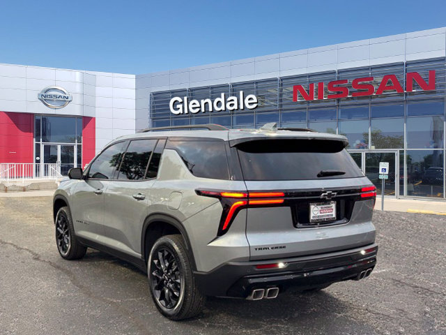 Used 2025 Chevrolet Traverse LT w/ Midnight/Sport Edition FWD image 6