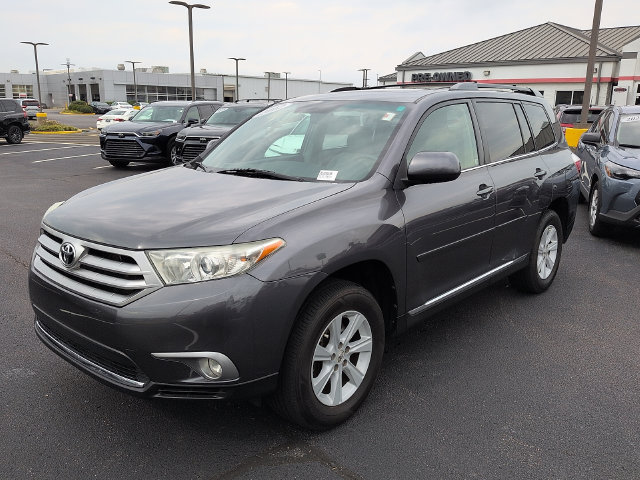 Used 2012 Toyota Highlander SE w/ Tow Pkg AWD/4WD image 3
