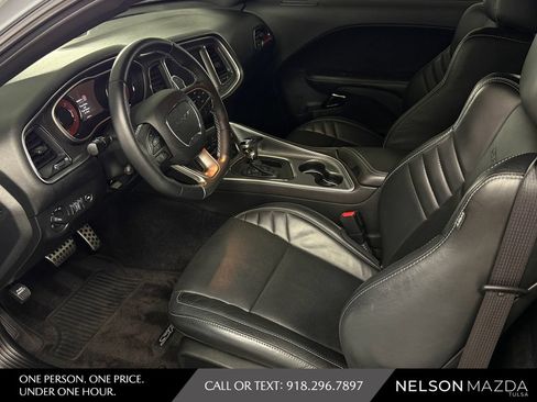 Used 2018 Dodge Challenger SRT Hellcat RWD image 17