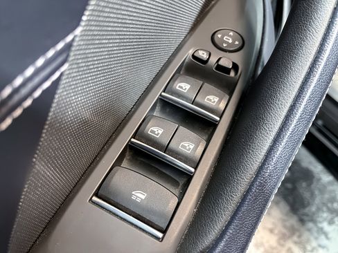 Used 2022 BMW 840i Convertible w/ Driving Assistance Package image 15