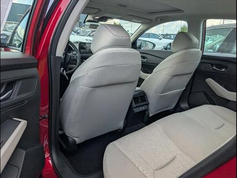 Used 2025 Honda Accord SE image 17