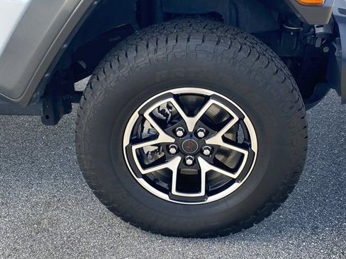 Used 2024 Jeep Wrangler Rubicon image 24
