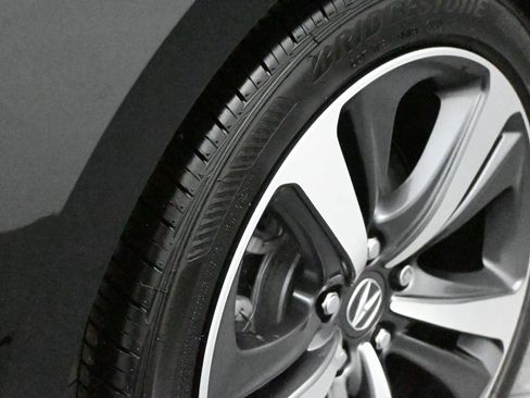 Certified 2025 Acura TLX w/Tech image 17