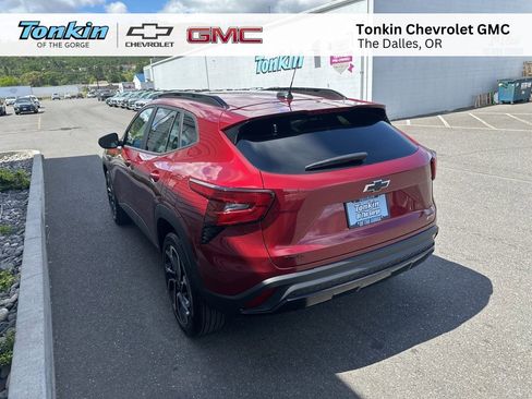 New 2025 Chevrolet Trax RS image 6