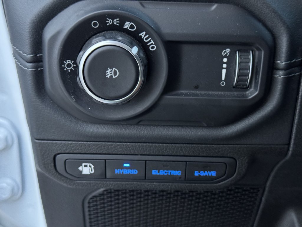 Used 2024 Jeep Wrangler Unlimited Rubicon 4xe AWD/4WD image 22