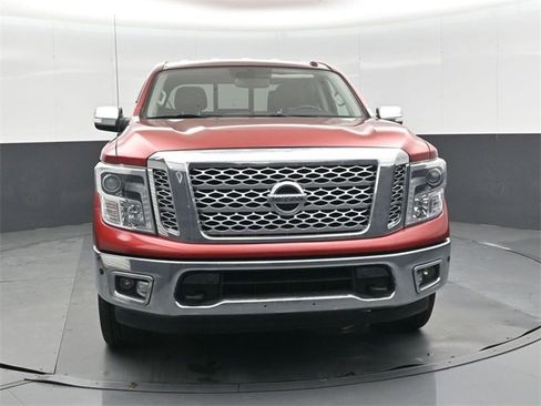 Used 2018 Nissan Titan SL image 10