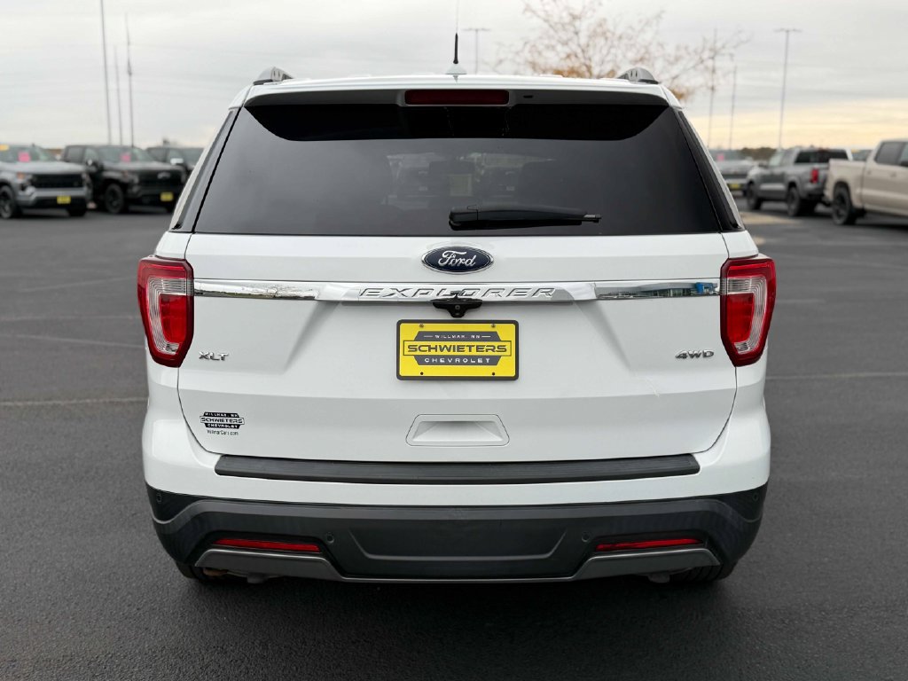 Used 2019 Ford Explorer XLT w/ Equipment Group 201A AWD/4WD image 8