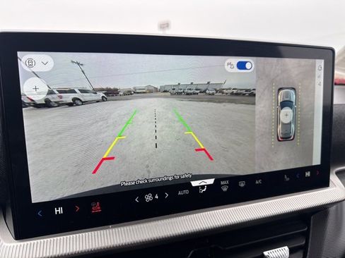 Used 2025 Ford Explorer ST-Line w/ ST-Line Street Pack image 16