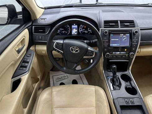 Used 2017 Toyota Camry XLE image 22