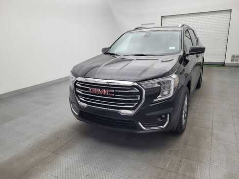 Used 2024 GMC Terrain SLT image 15