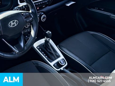 Certified 2024 Hyundai Venue Limited FWD image 12