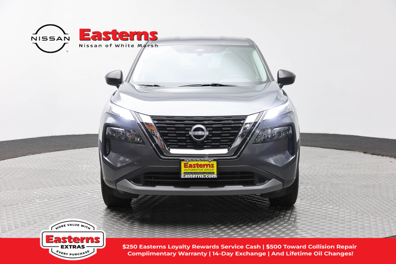 Used 2023 Nissan Rogue S AWD/4WD image 2