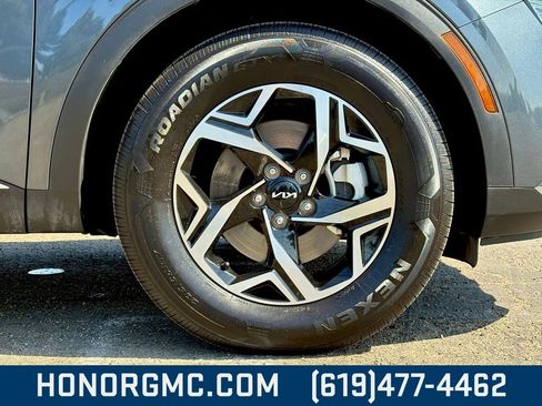 Used 2024 Kia Sportage LX image 10