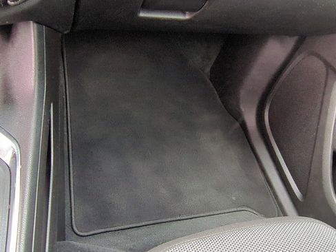 Certified 2023 Chevrolet Traverse LT image 34