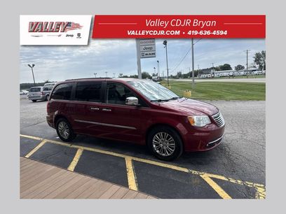 Used 2013 Chrysler Town & Country Touring-L w/ Driver Convenience Group