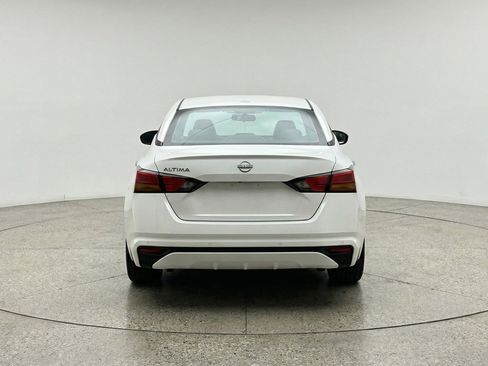 Used 2025 Nissan Altima 2.5 SV FWD image 7