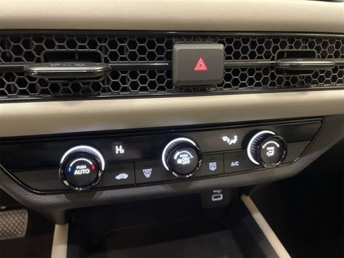 Certified 2025 Honda HR-V LX image 28