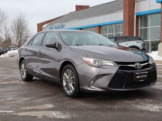 Used 2017 Toyota Camry SE video 2