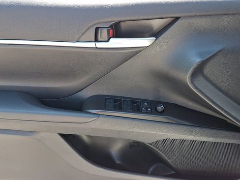 Used 2024 Toyota Camry SE FWD image 23