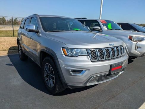 Used 2021 Jeep Grand Cherokee Limited image 2