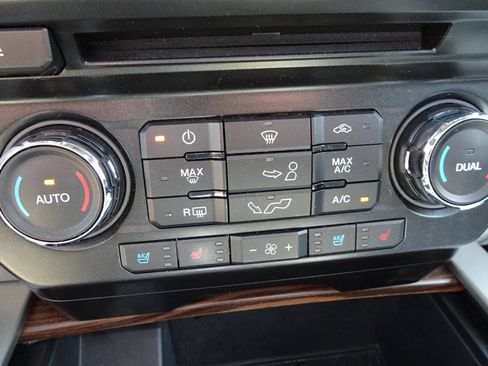 Used 2017 Ford F150 Lariat AWD/4WD image 30