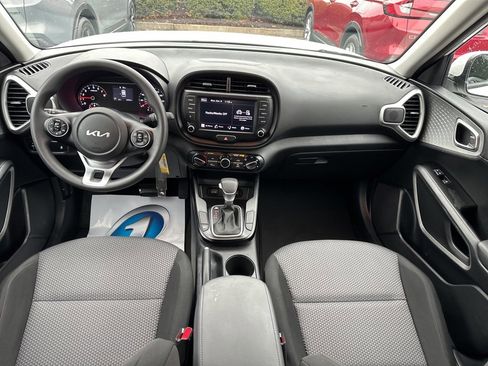 Used 2022 Kia Soul LX image 15